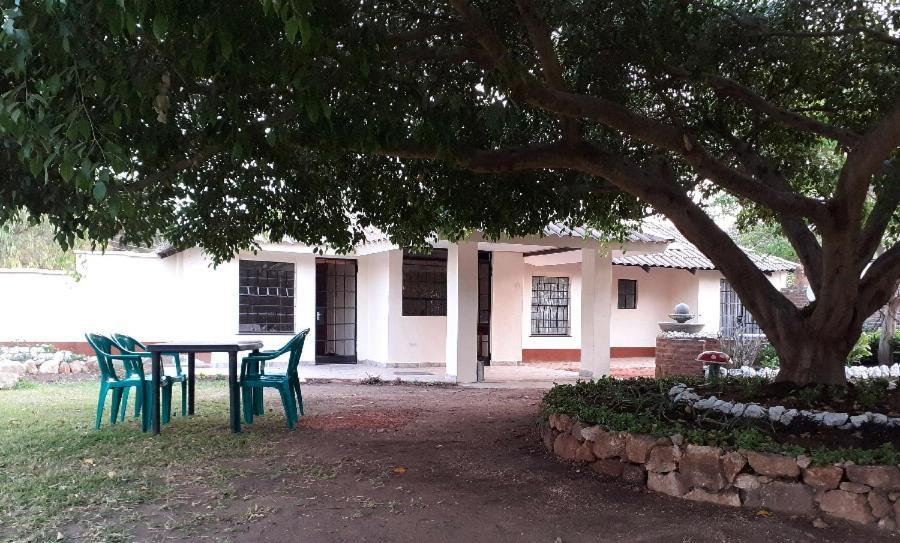 Sonke Ball House Bed & Breakfast Blantyre Exterior photo